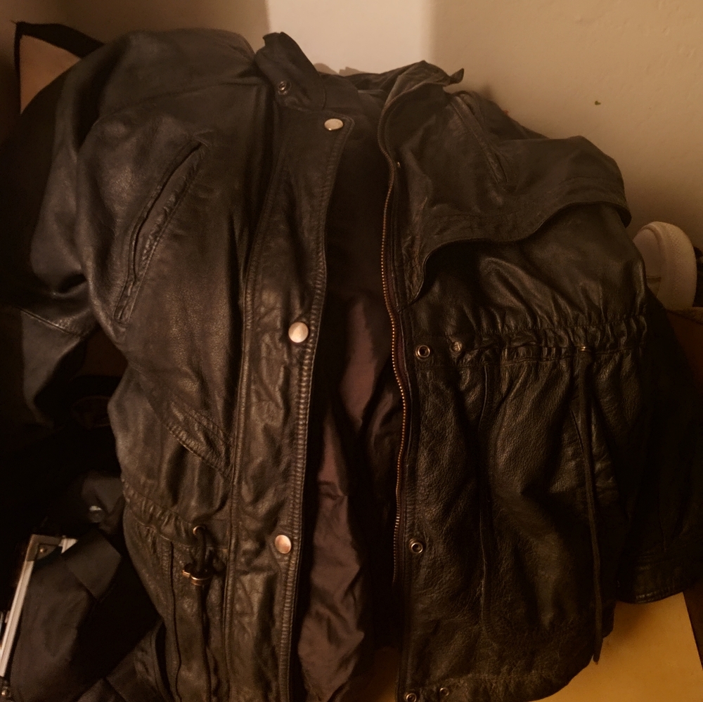Woman's farely used Black leather Jacket!